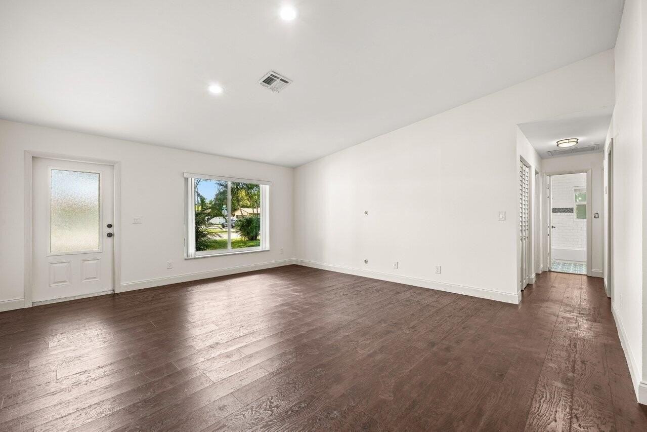638 Sw 4th Ave - Photo 5 of 43