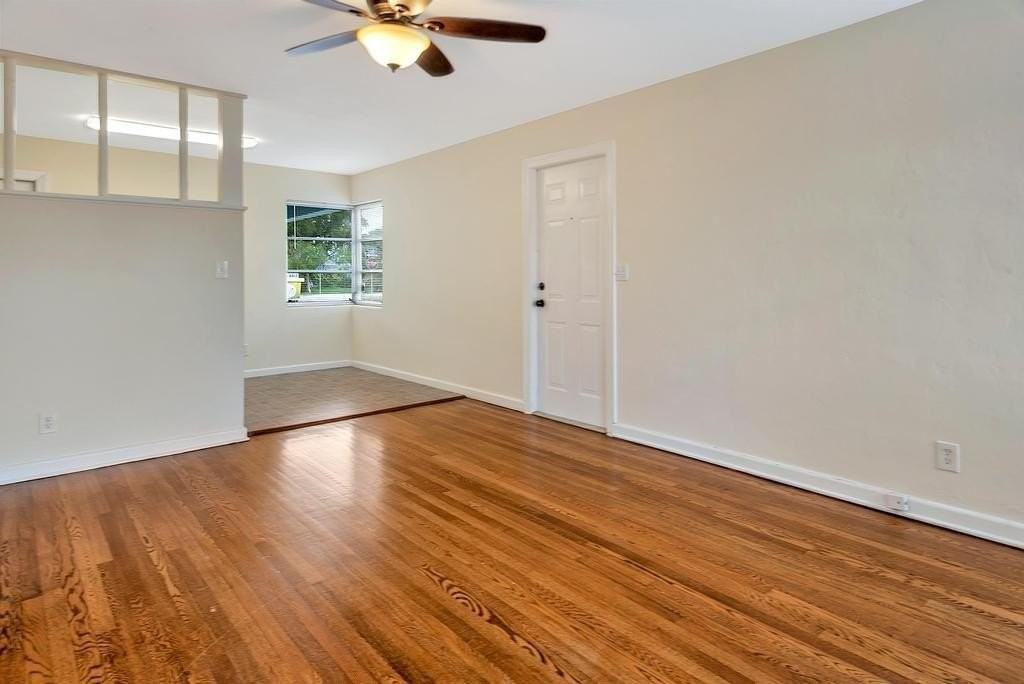 711 11th Ave N - Photo 5 of 24