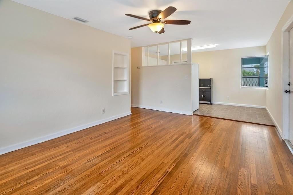 711 11th Ave N - Photo 6 of 24