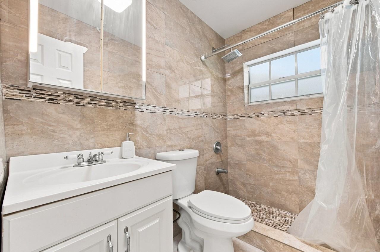 10275 Sw 152nd St - Photo 6 of 34
