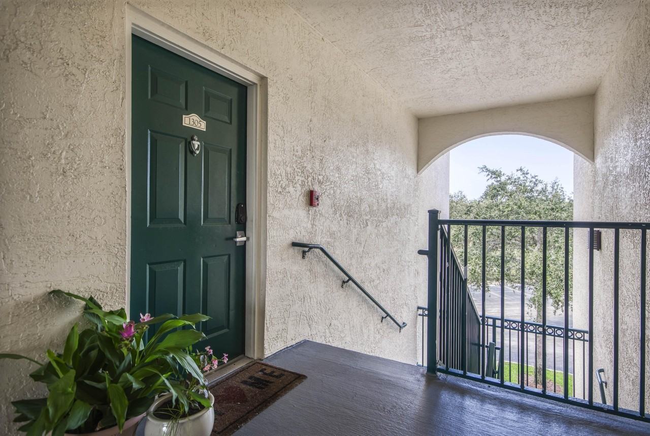 1305 Myrtlewood Cir E - Photo 2 of 29