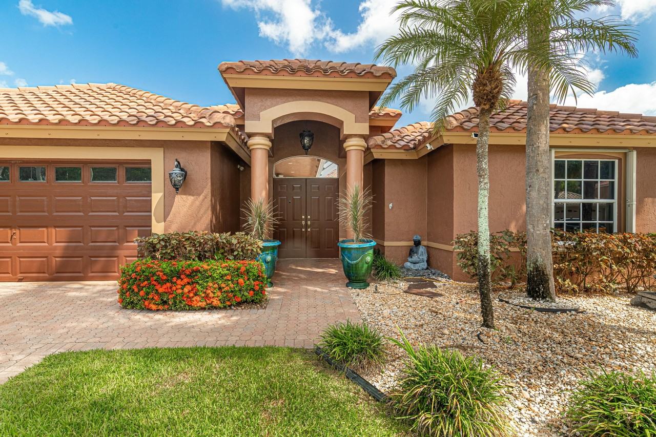 10599 Saint Thomas Dr - Photo 4 of 50