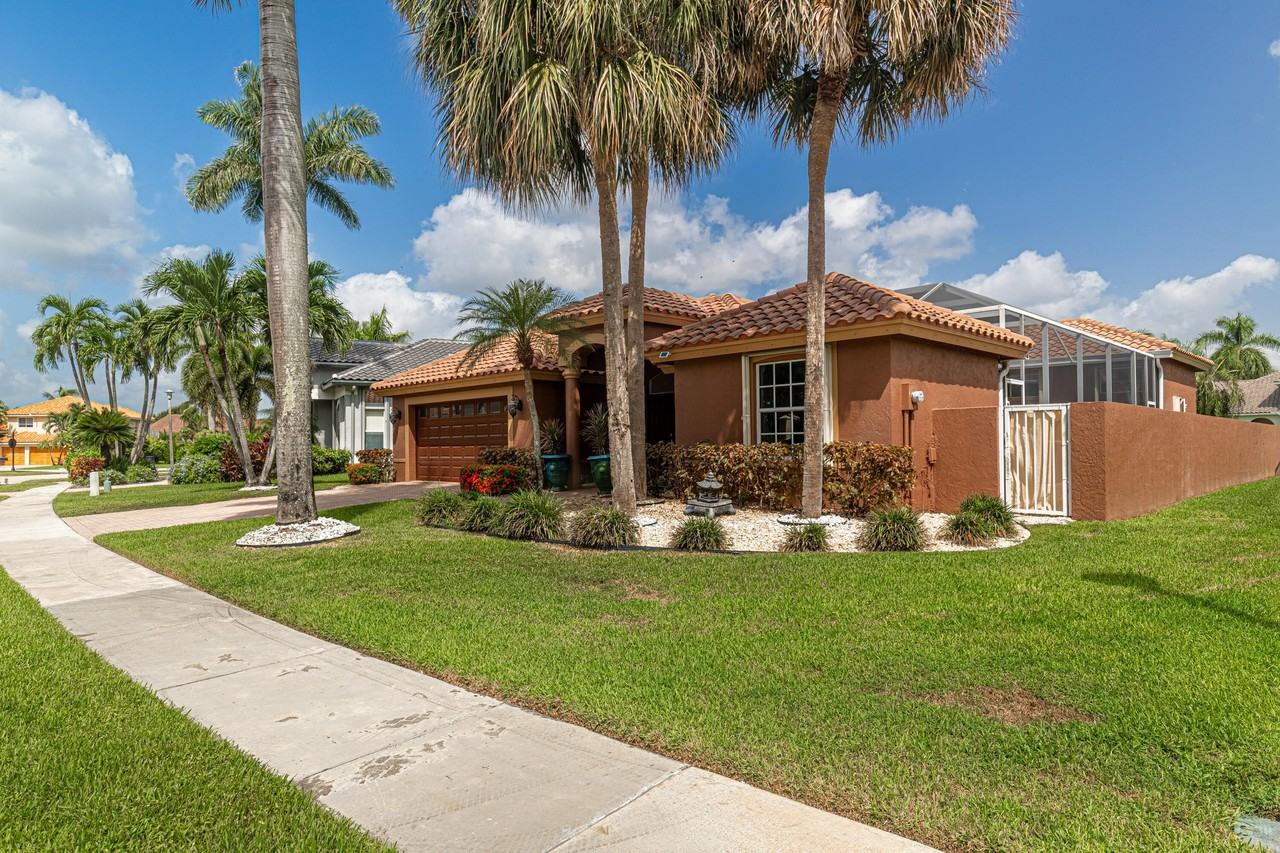 10599 Saint Thomas Dr - Photo 6 of 50
