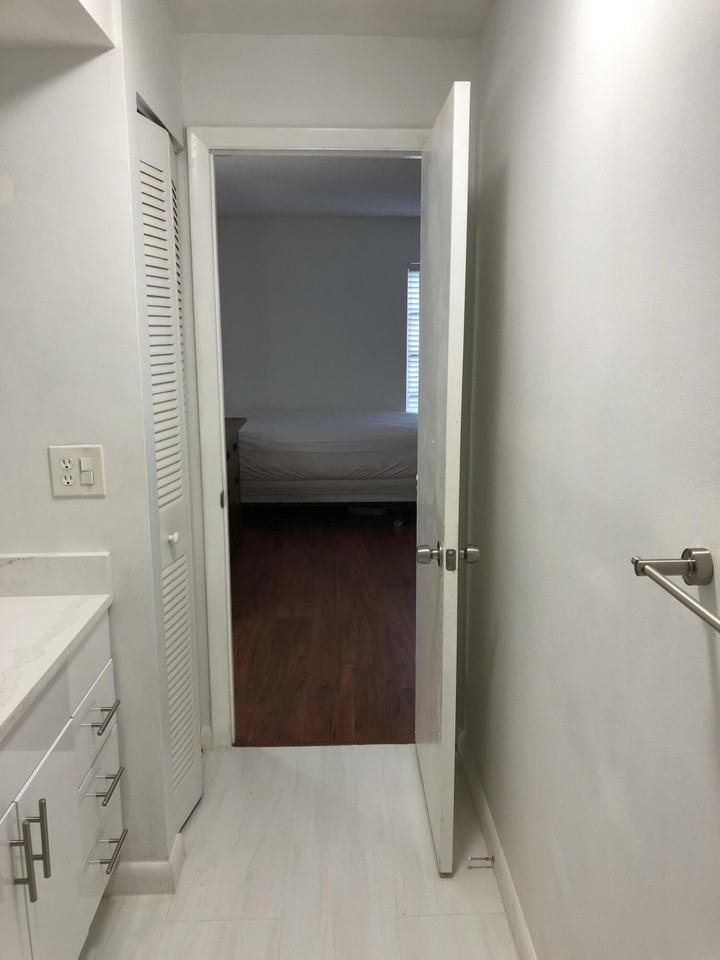 480 Nw 20th St #2140 - Photo 4 of 29