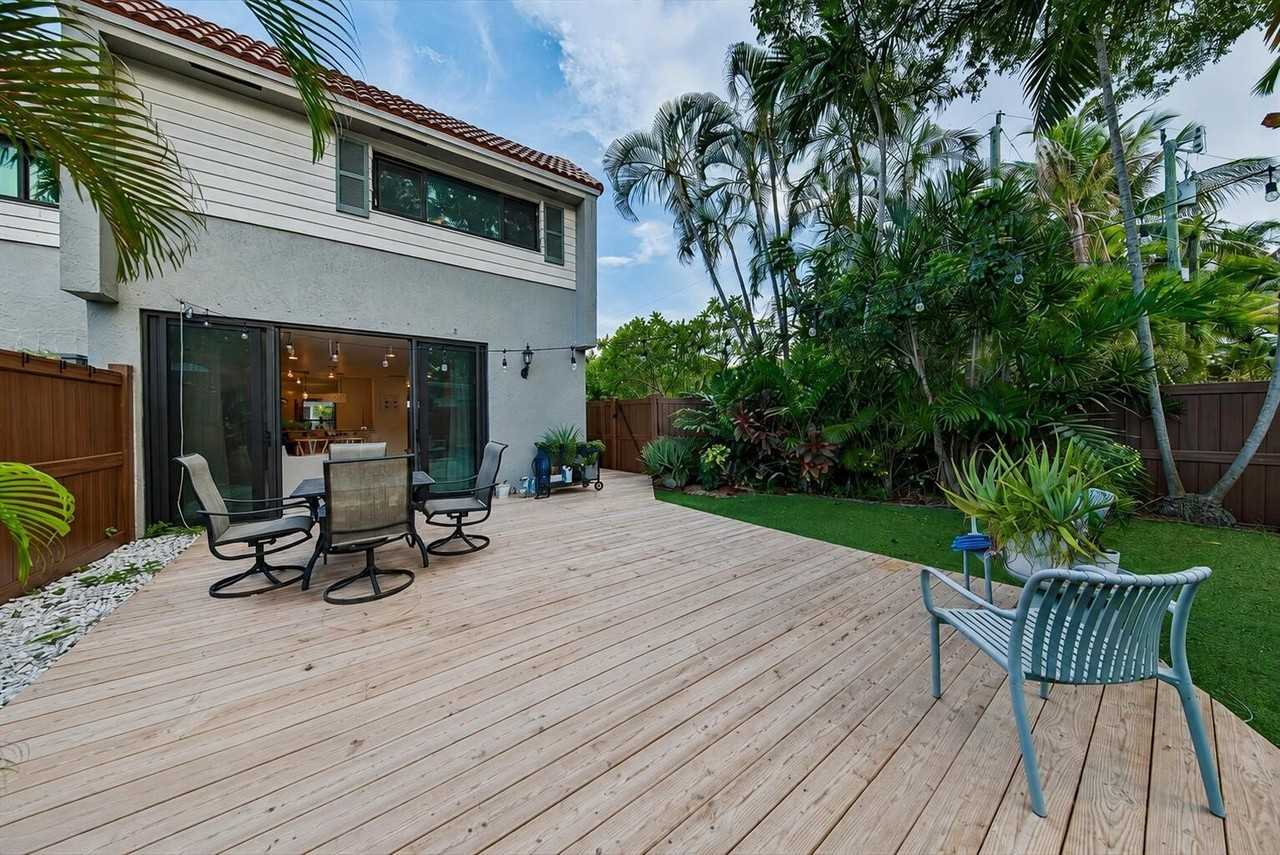 1315 Miami Rd #D - Photo 2 of 36