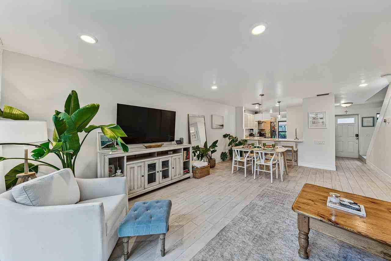1315 Miami Rd #D - Photo 3 of 36