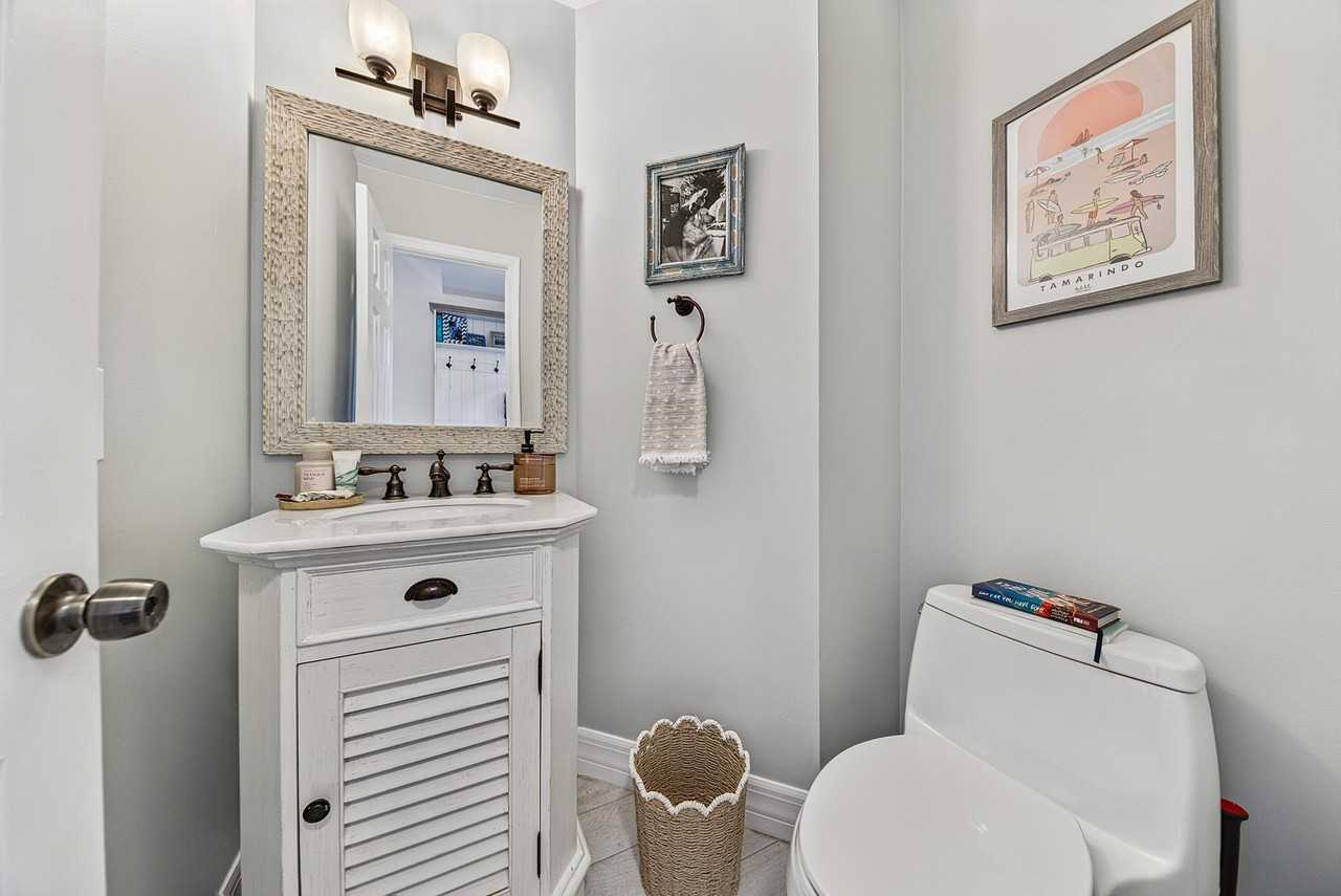 1315 Miami Rd #D - Photo 5 of 36