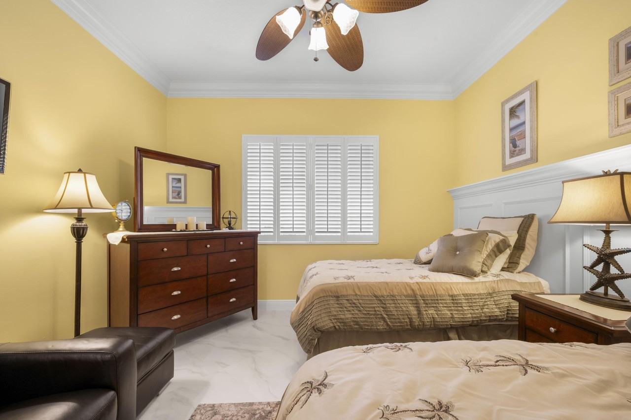 8 Harbour Isle Dr E #PH05 - Photo 5 of 33