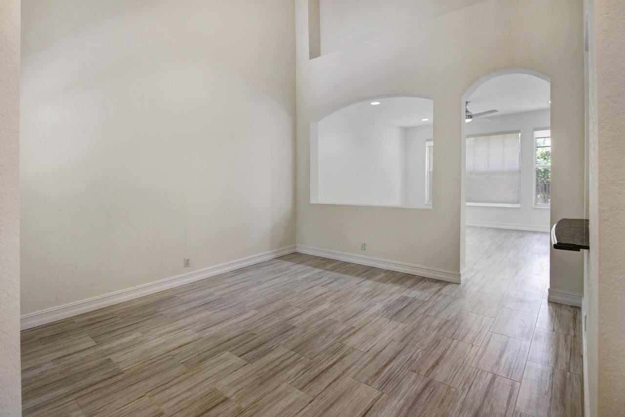 5794 Nw 119th Ter - Photo 6 of 48