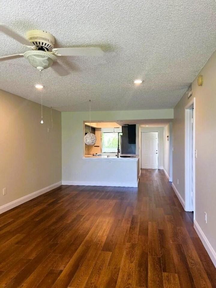 4300 Gator Trace Dr #H - Photo 4 of 15