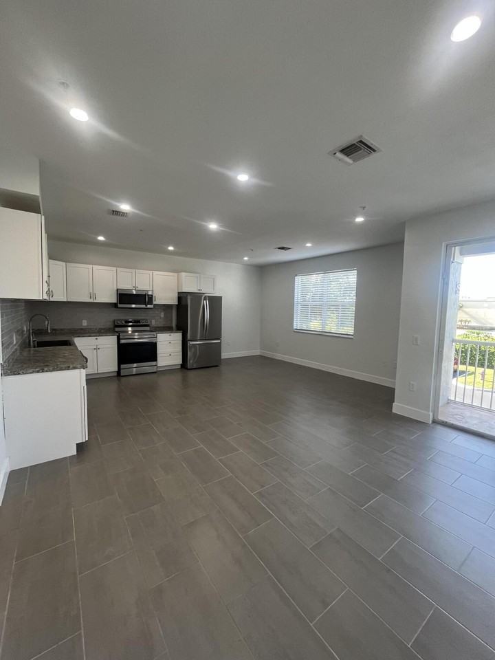 2137 Shoma Dr #156 - Photo 2 of 21