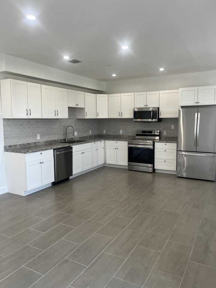 2137 Shoma Dr #156 - Photo 3 of 21