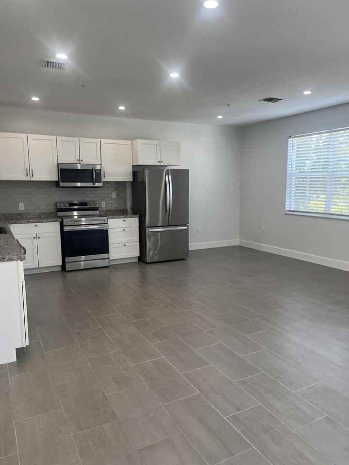 2137 Shoma Dr #156 - Photo 4 of 21