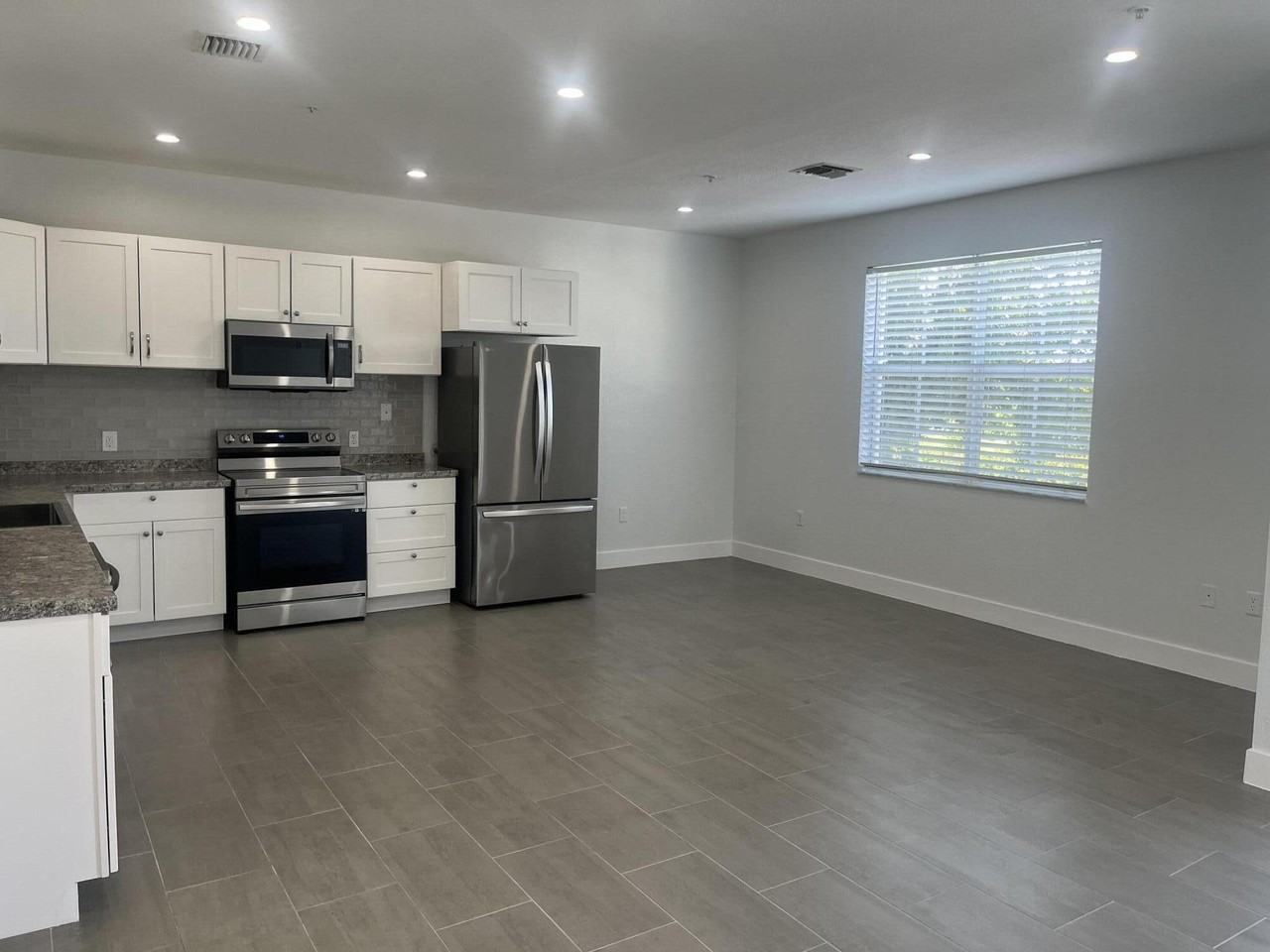 2137 Shoma Dr #156 - Photo 5 of 21