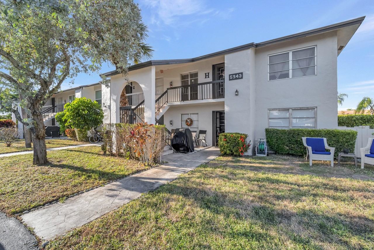 5943 Areca Palm Ct #G - Photo 2 of 47