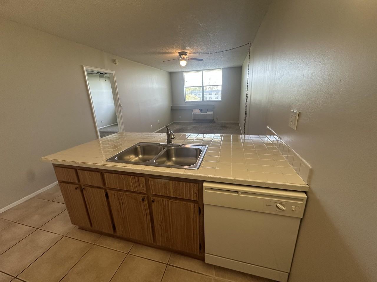 2501 Riverside Dr #517A