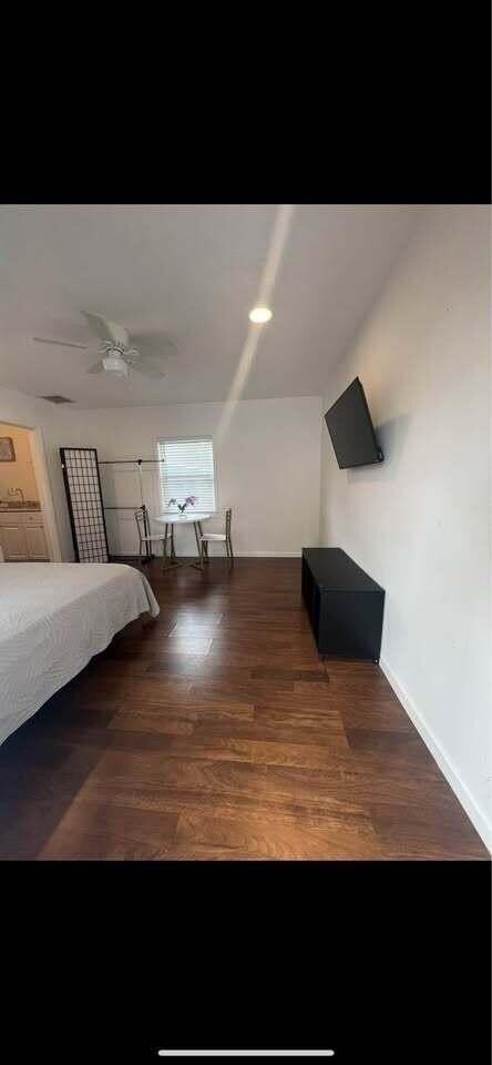 630 N J St - Photo 2 of 7
