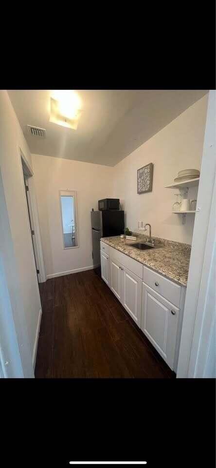 630 N J St - Photo 5 of 7