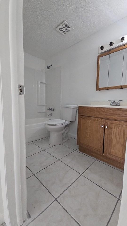 3600 Nw 21st St #203 - Photo 5 of 11