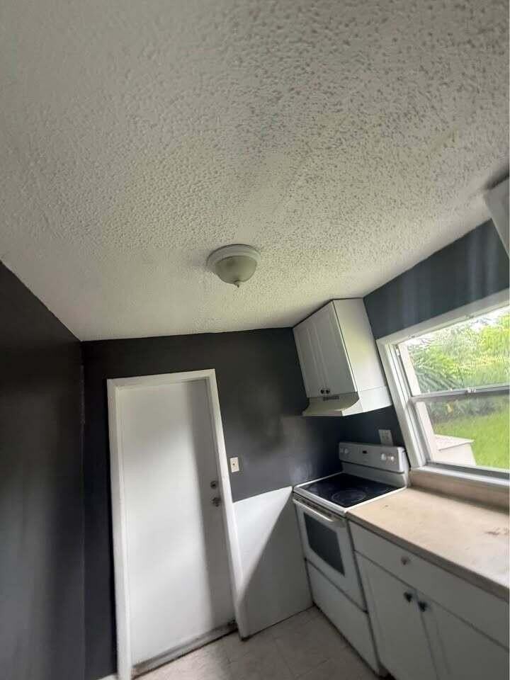 2960 Chickamauga Ave - Photo 6 of 10