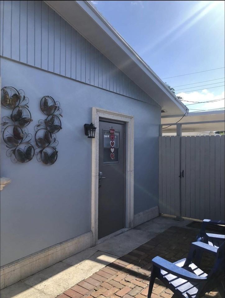 3152 Capri Rd #A - Photo 2 of 12