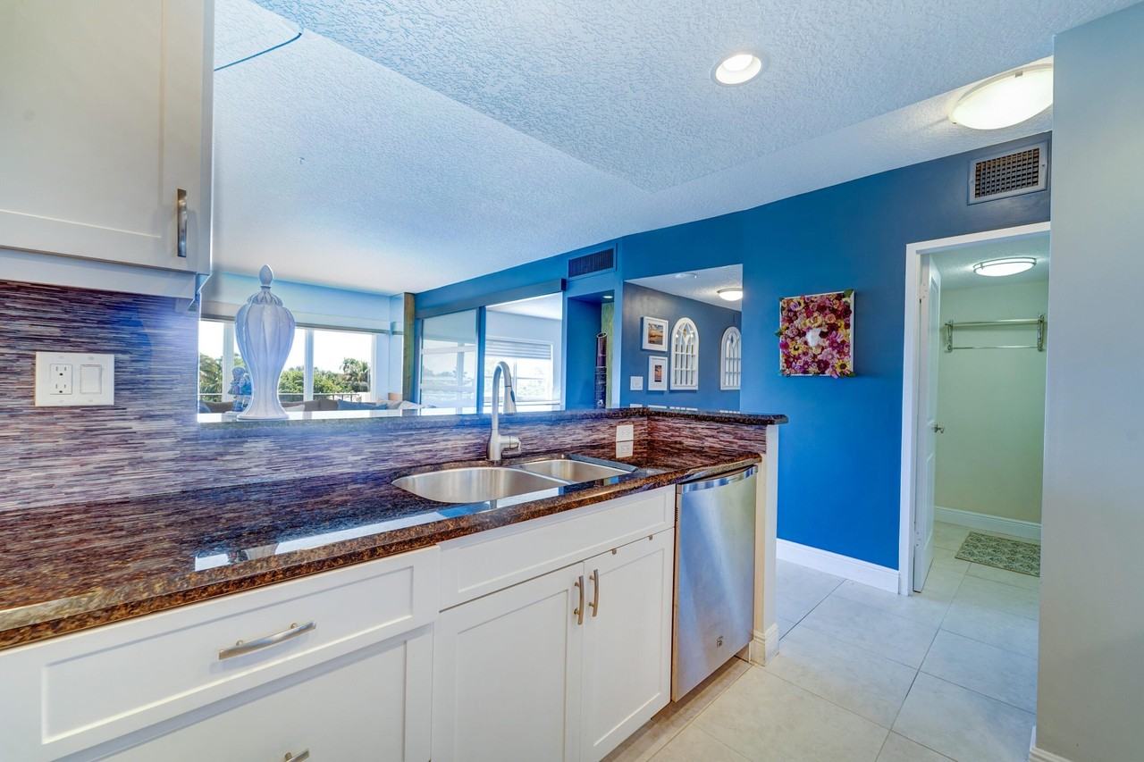 2500 E Las Olas Blvd #403 - Photo 3 of 33