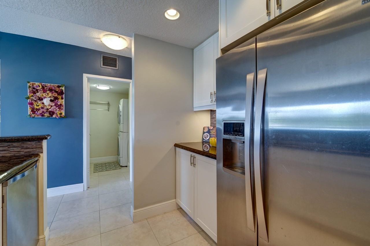 2500 E Las Olas Blvd #403 - Photo 4 of 33