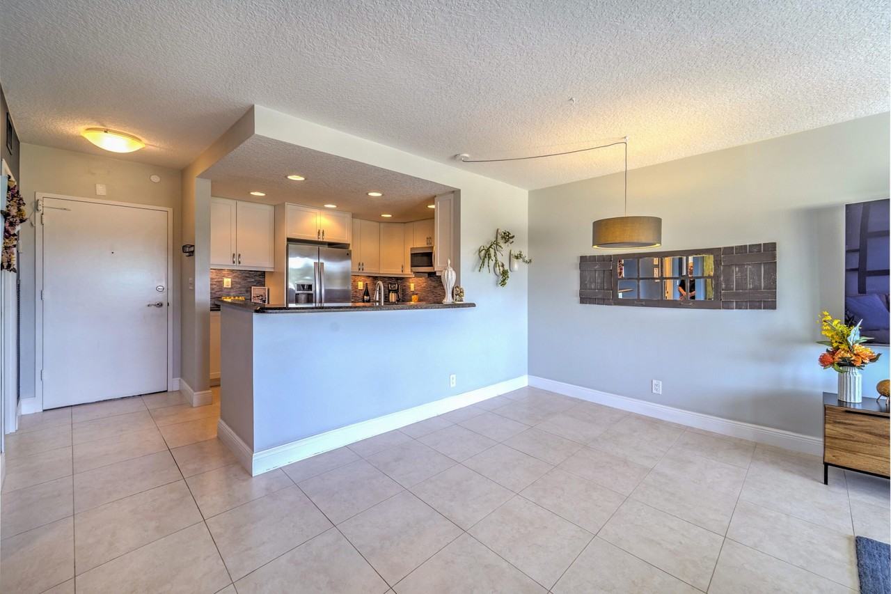 2500 E Las Olas Blvd #403 - Photo 5 of 33