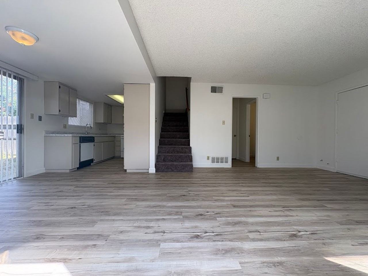 276 Camellia Way - Photo 3 of 22