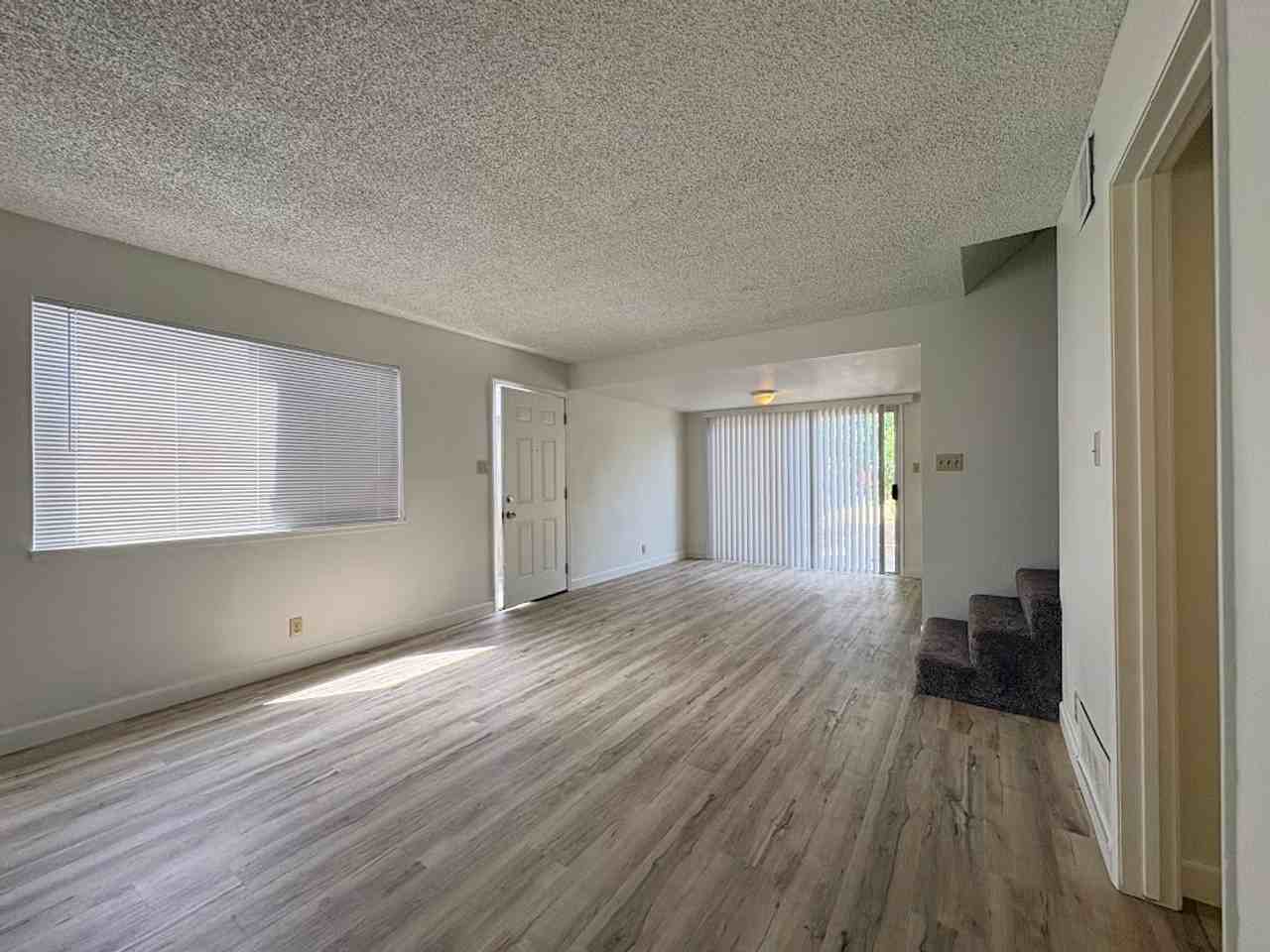276 Camellia Way - Photo 5 of 22