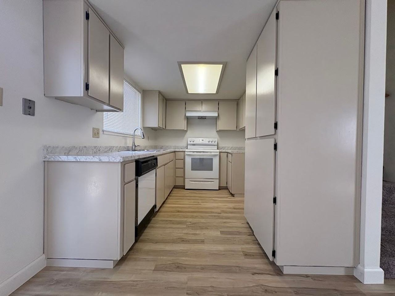 276 Camellia Way - Photo 6 of 22