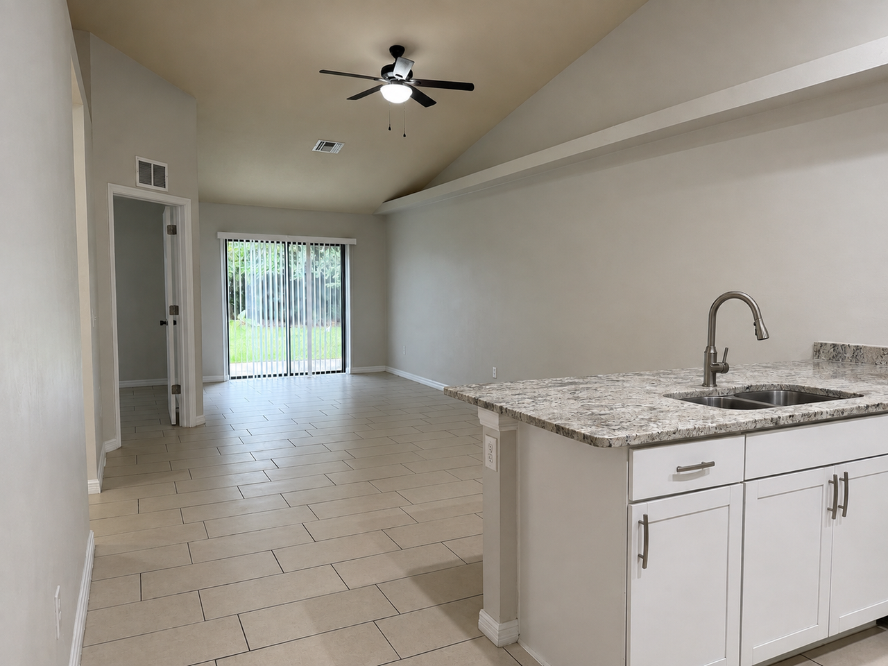 214 Se 12th Ter - Photo 2 of 23
