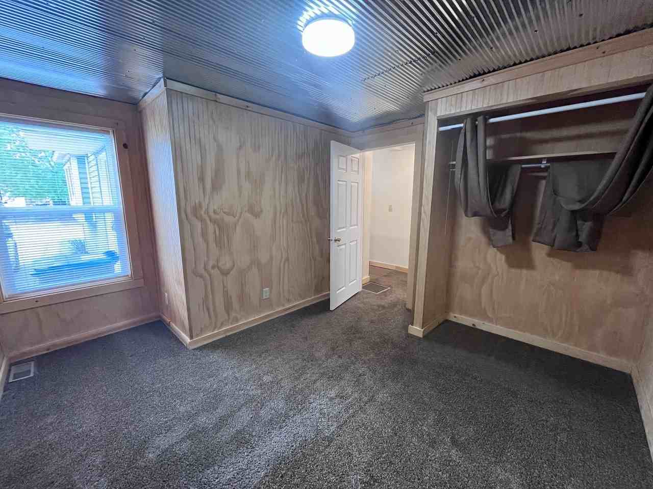 405 E Jefferson St - Photo 5 of 13