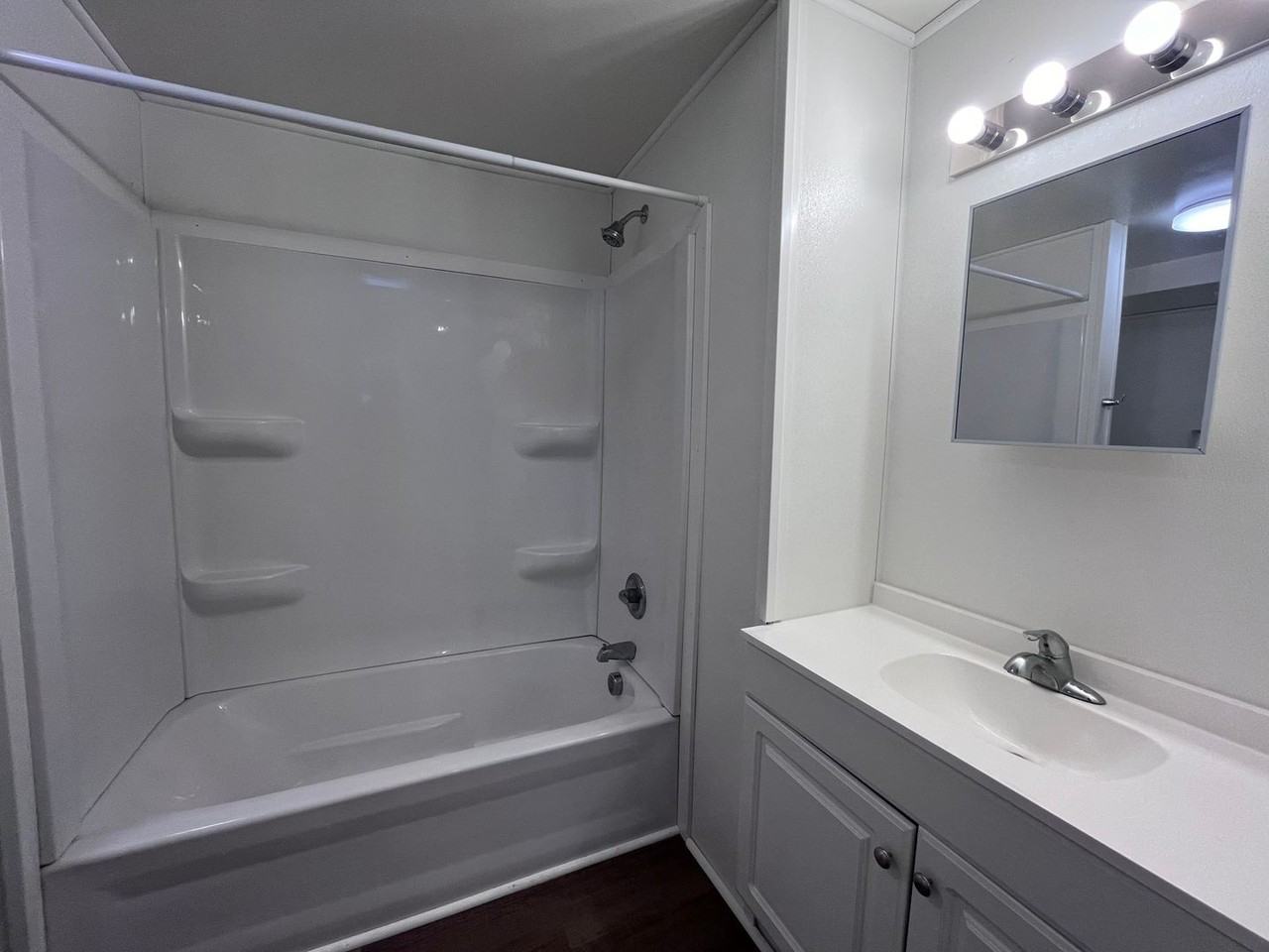 405 E Jefferson St - Photo 7 of 13