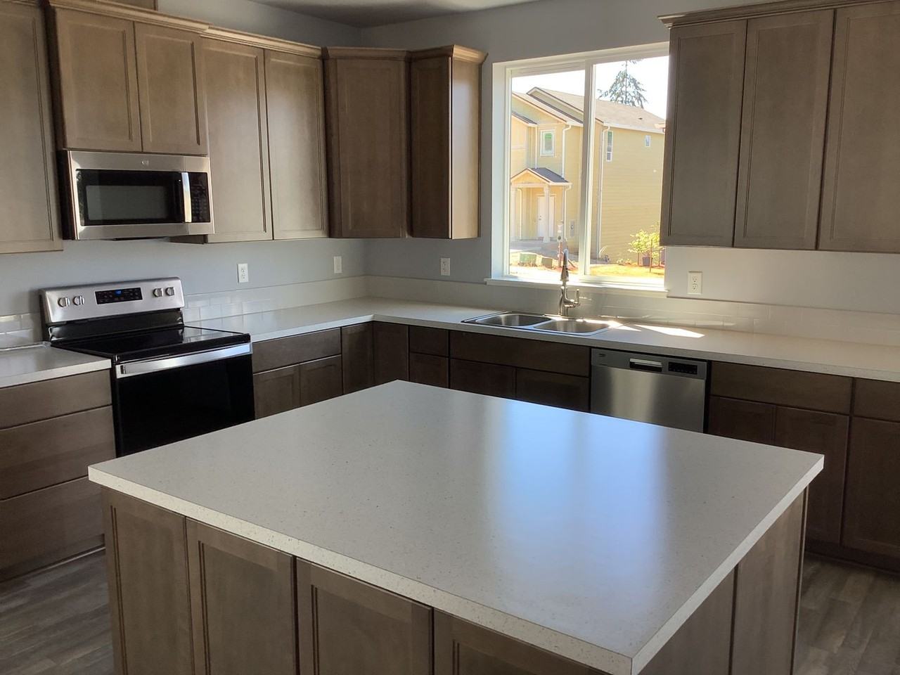 2410 Fieldcress Rd - Photo 4 of 20