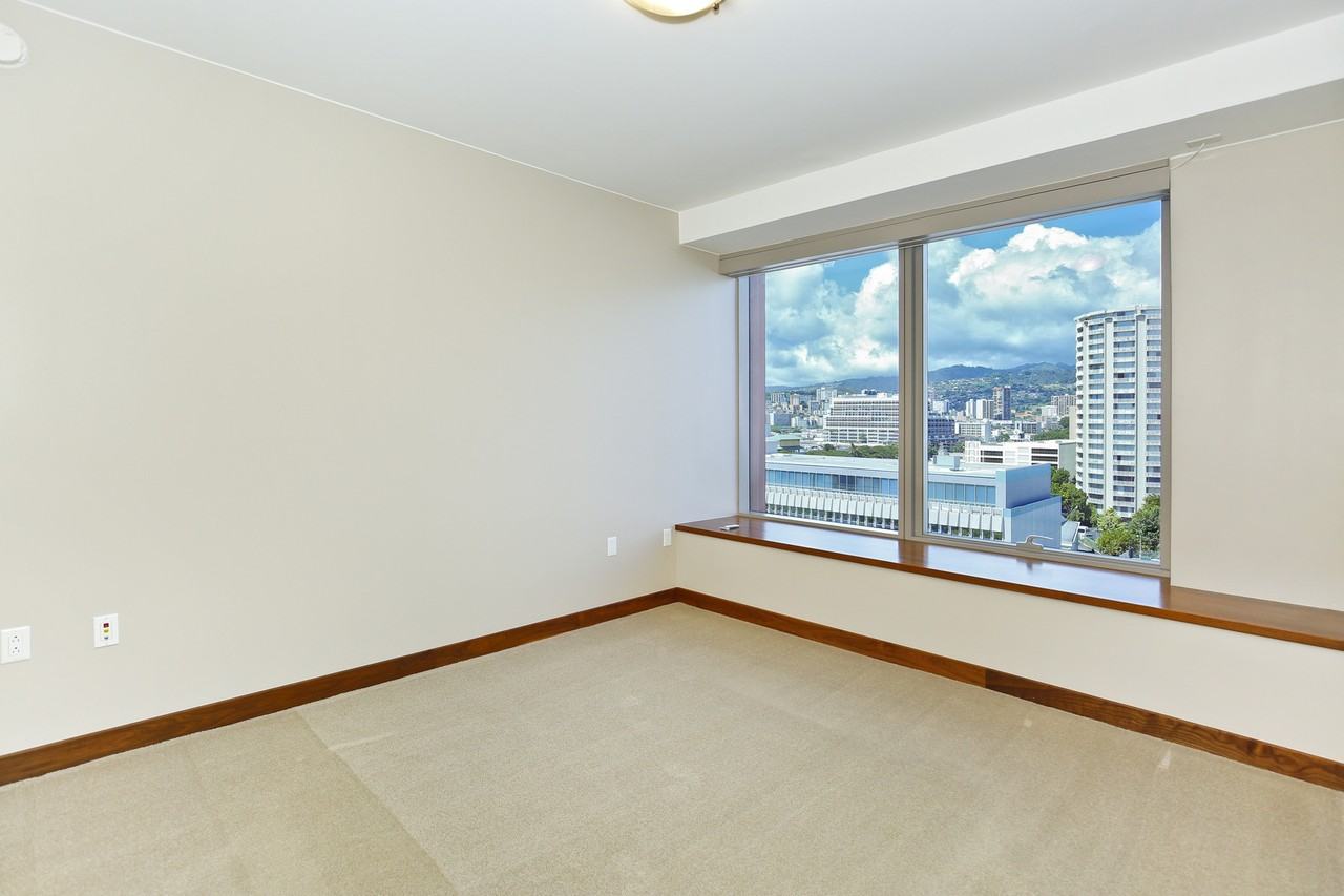 1555 Kapiolani Blvd #815 - Photo 5 of 17