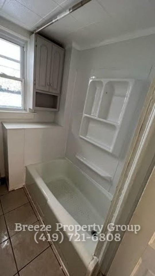 2564 Foraker Ave - Photo 7 of 7