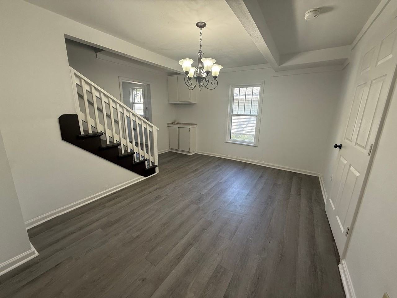 853 S Nettleton Ave - Photo 3 of 10