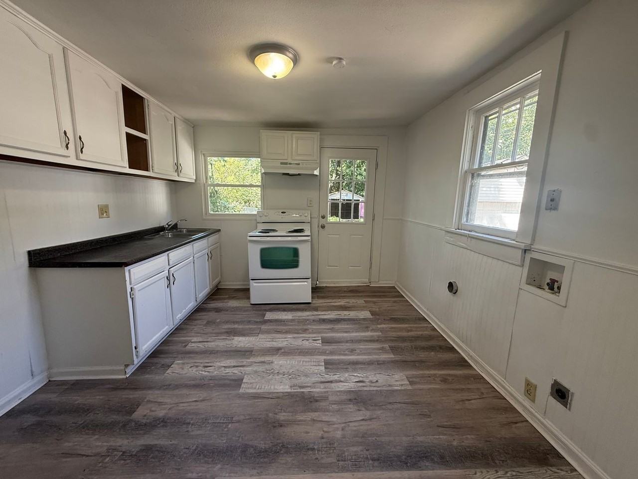 853 S Nettleton Ave - Photo 4 of 10
