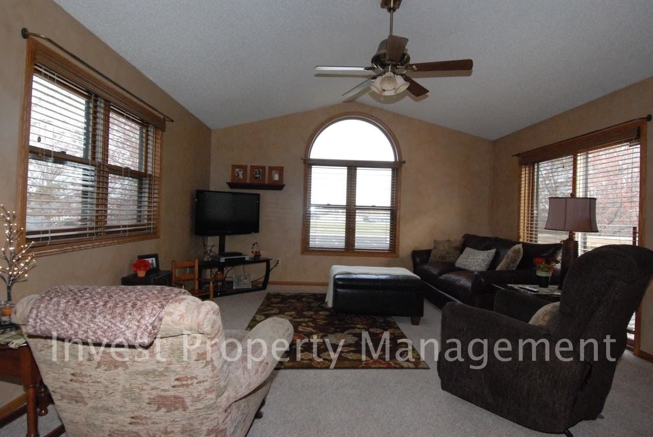 21704 Rouillard Blvd - Photo 2 of 19