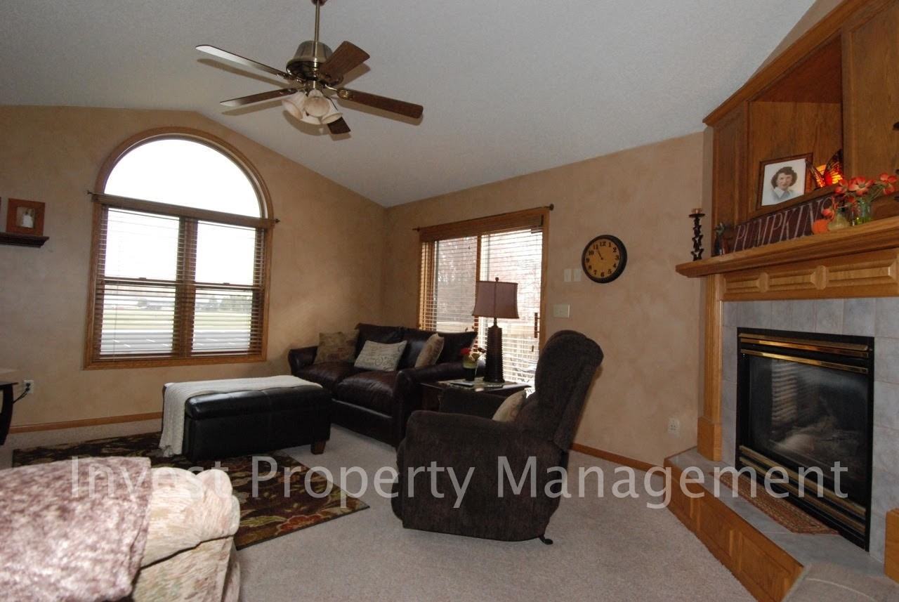 21704 Rouillard Blvd - Photo 4 of 19