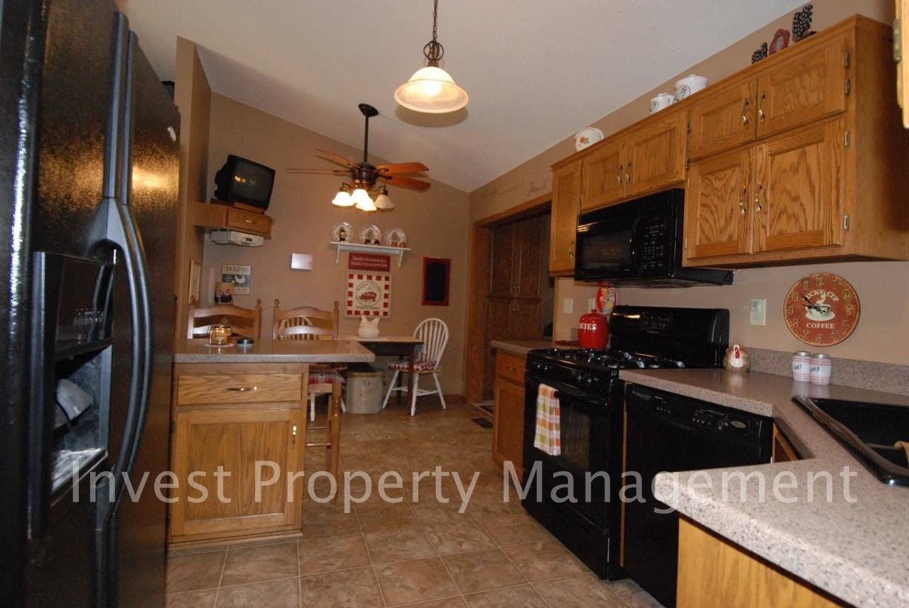 21704 Rouillard Blvd - Photo 6 of 19