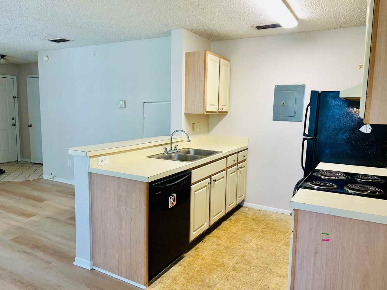 2585 Grassy Point Dr - Photo 4 of 33