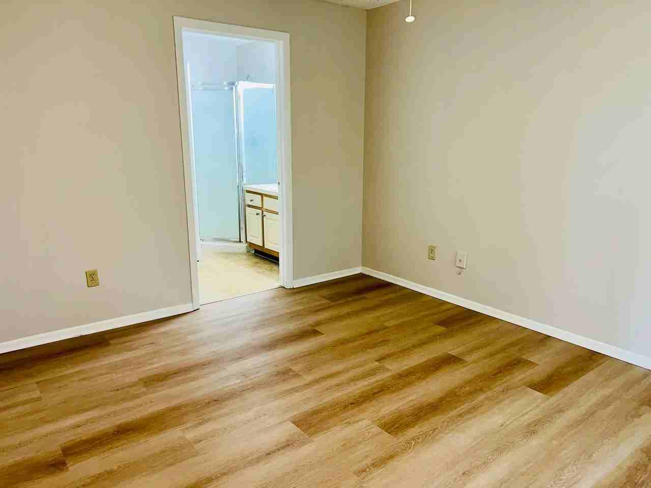 2585 Grassy Point Dr - Photo 7 of 33