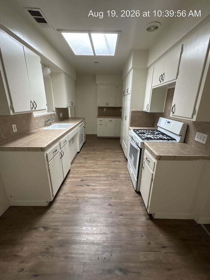 2245 W Harvard Ave - Photo 7 of 26