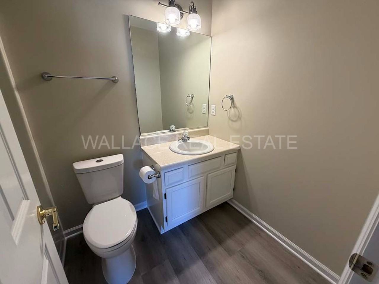 1901 Barbridge Way - Photo 4 of 14