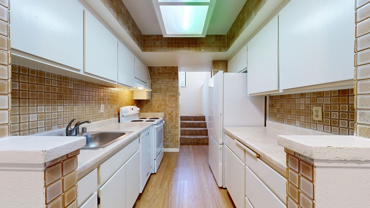 1887 Windmill Cir - Photo 2 of 38