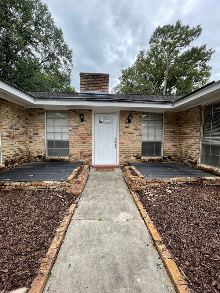334 Country Club Blvd - Photo 3 of 36