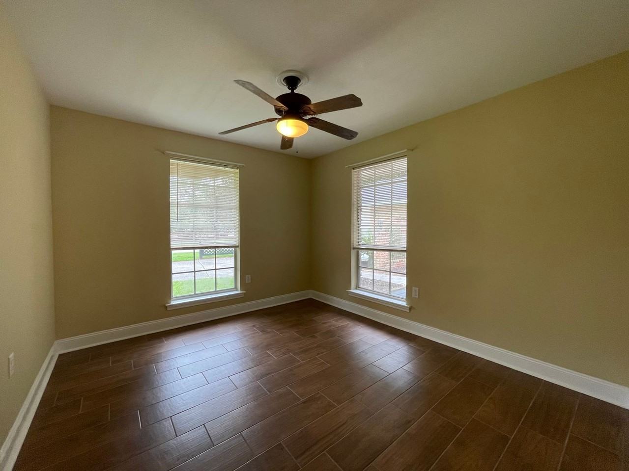 334 Country Club Blvd - Photo 6 of 36