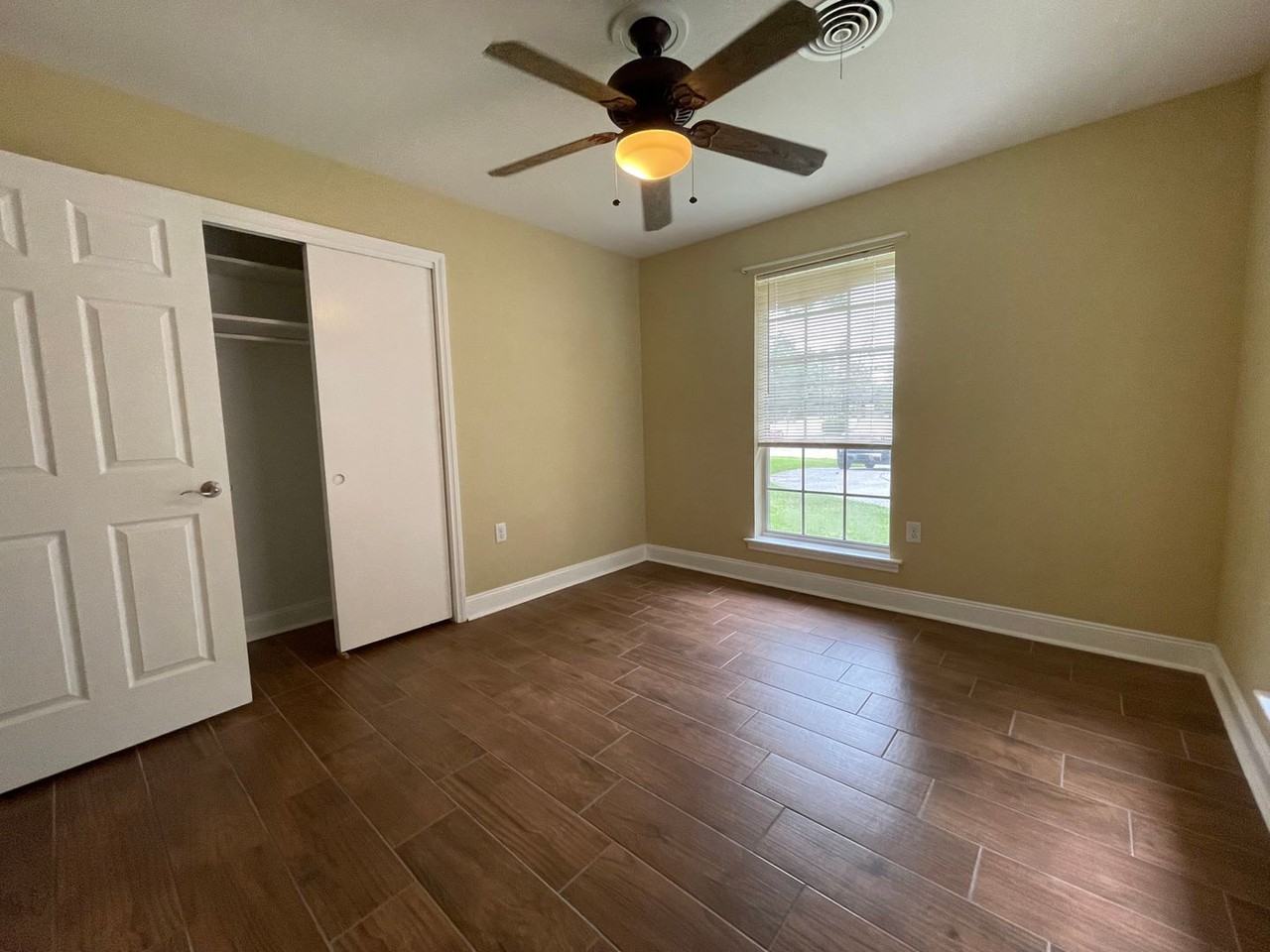 334 Country Club Blvd - Photo 7 of 36
